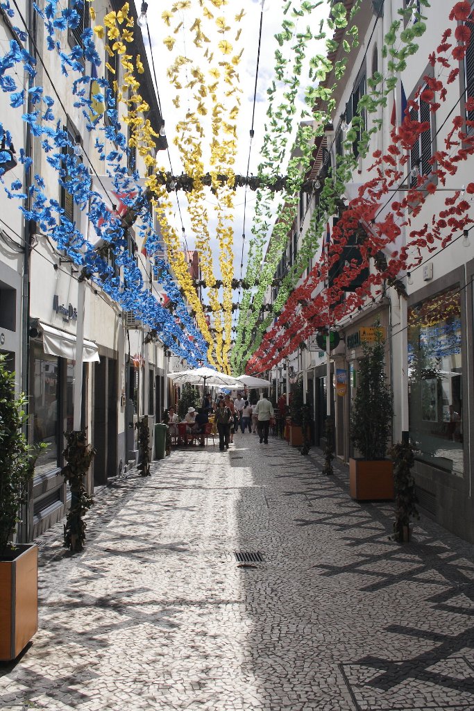 06-Decorated shopping street.jpg - Decorated shopping street